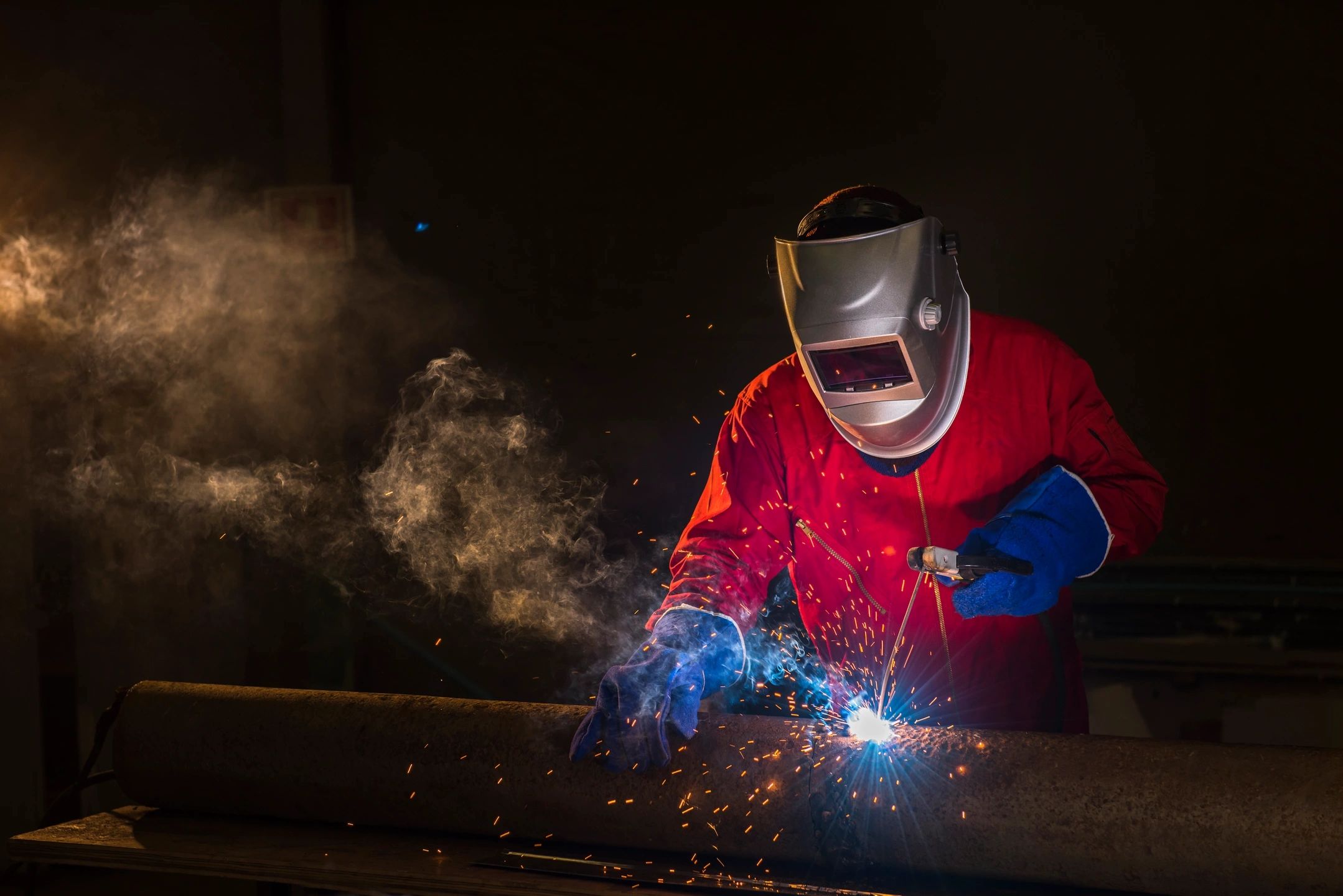<h2>Experinced Welders</h2><div class='slide-content'><p><span class='highlight'>We are locally owned, and have over 10 YEARS EXPERIENCE.</span></p><p><span class='highlight'>Reliable experienced welders that stay in your budget and get the job done on time. </span></p></div><a href='https://certifiedboss.ca/contact-us/' class='btn' title='Read more'>Read more</a>